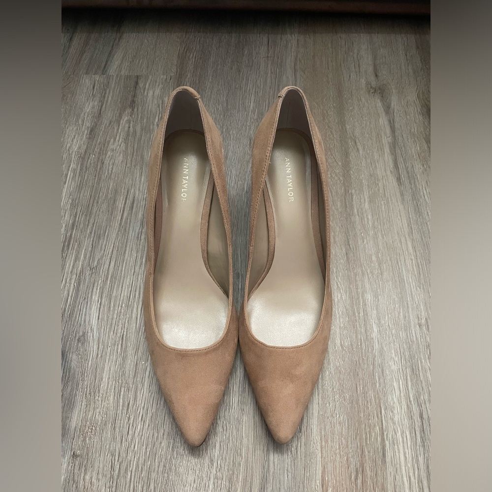 And Taylor kitten heels